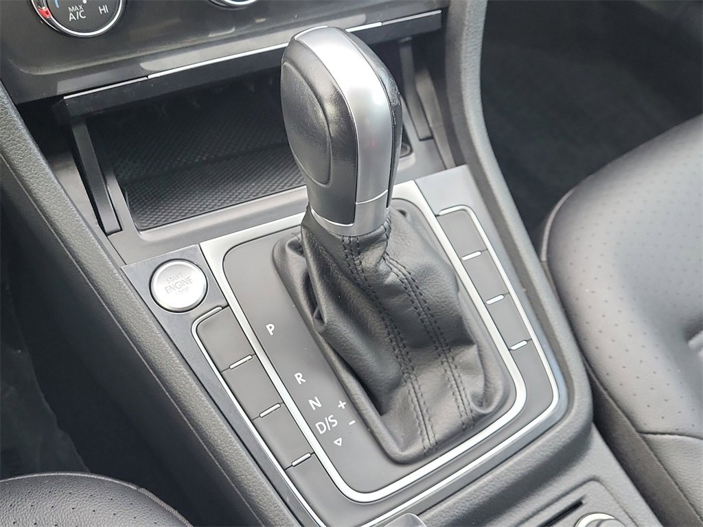 Used 2018 Volkswagen Golf SE image 29