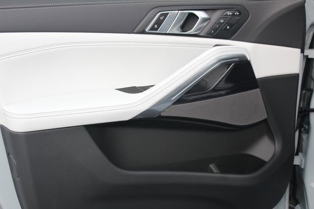 New 2026 BMW X6 xDrive40i w/ Climate Comfort Package image 20