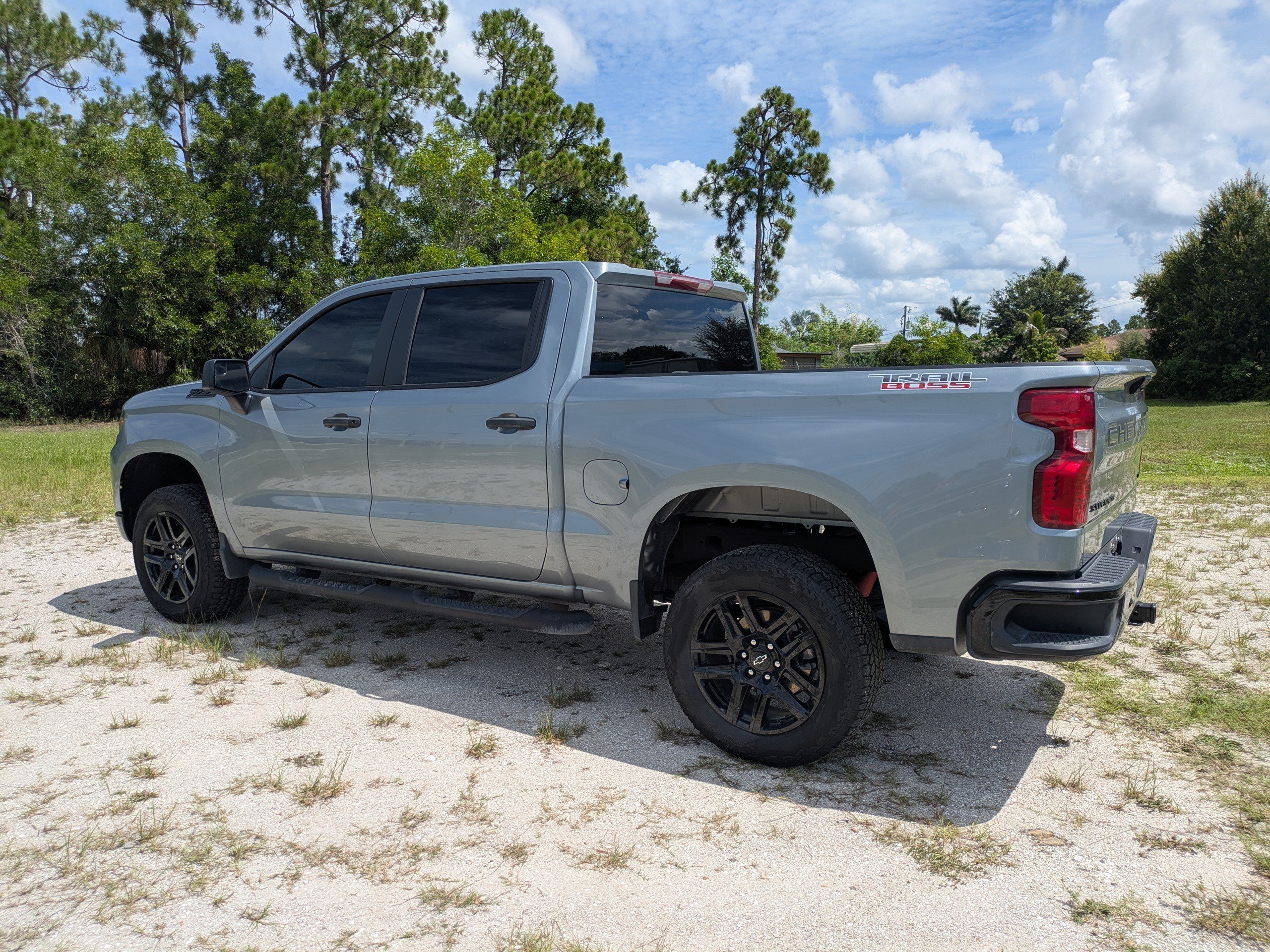 Used 2025 Chevrolet Silverado 1500 Custom Trail Boss w/ Turbomax Blackout Package AWD/4WD image 6