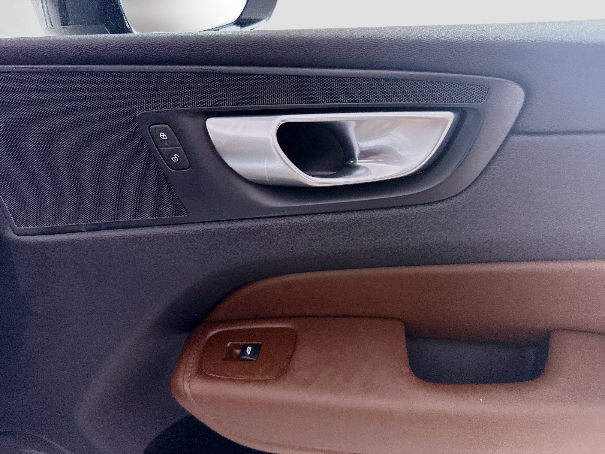 Used 2024 Volvo XC60 B5 Plus image 31