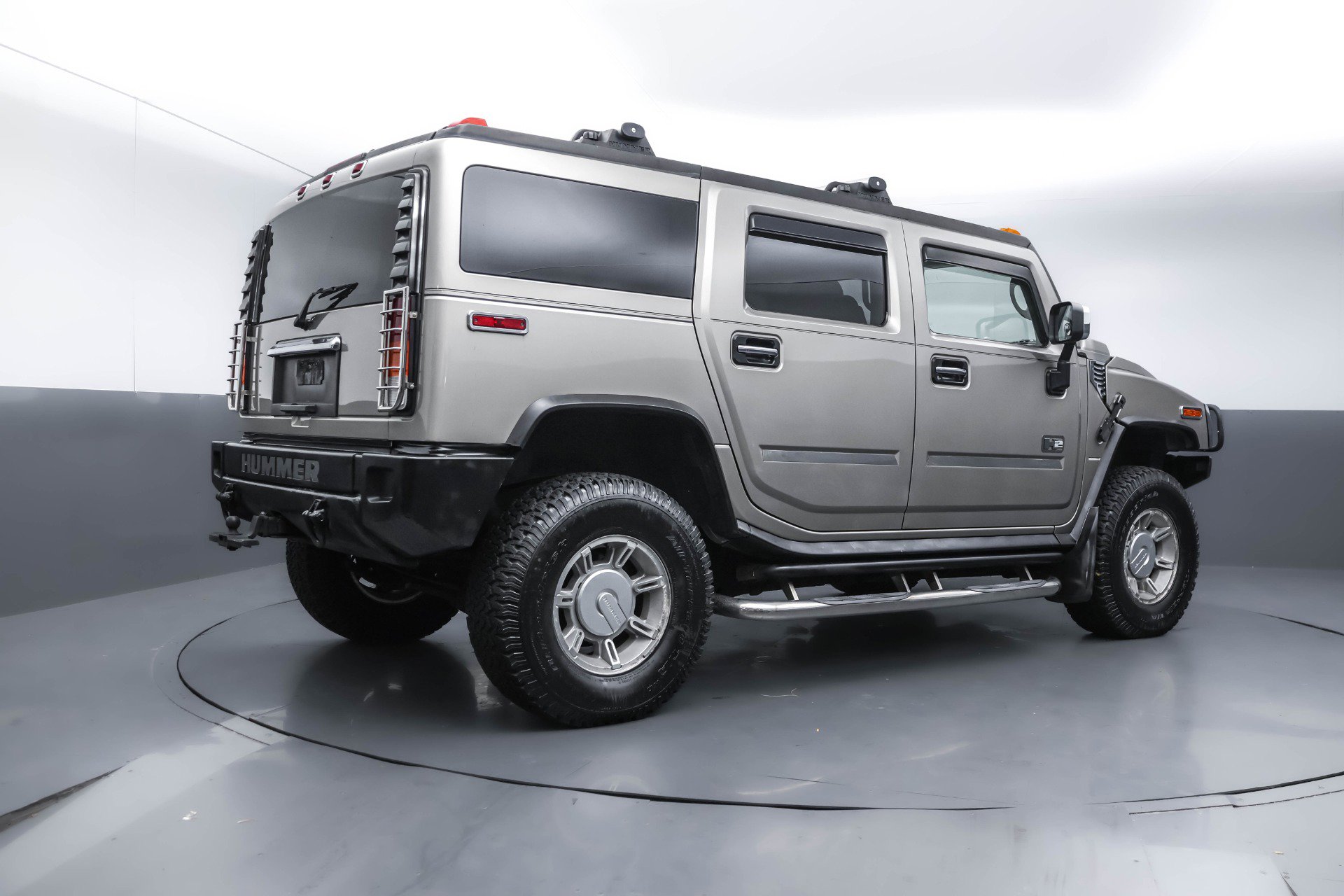 Used 2003 HUMMER H2 Luxury w/ Preferred Equipment Group image 4
