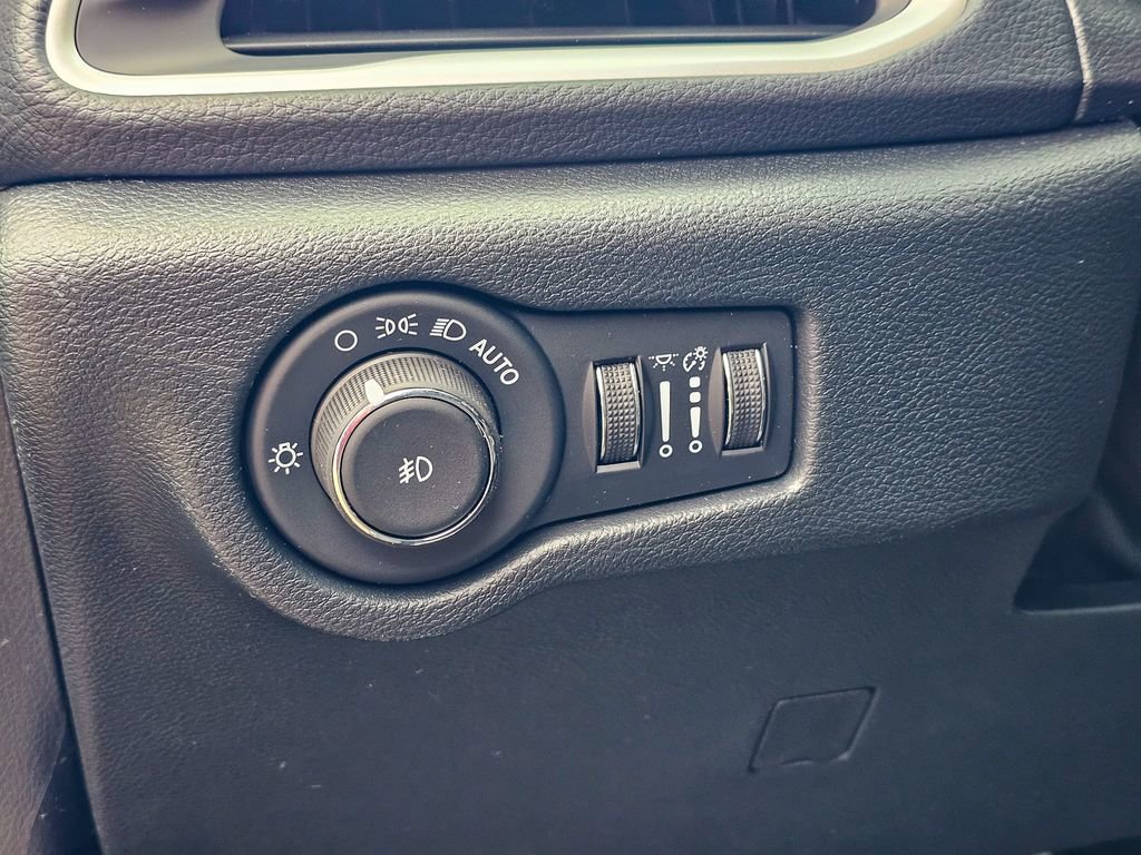 New 2026 Chrysler Pacifica Select image 15