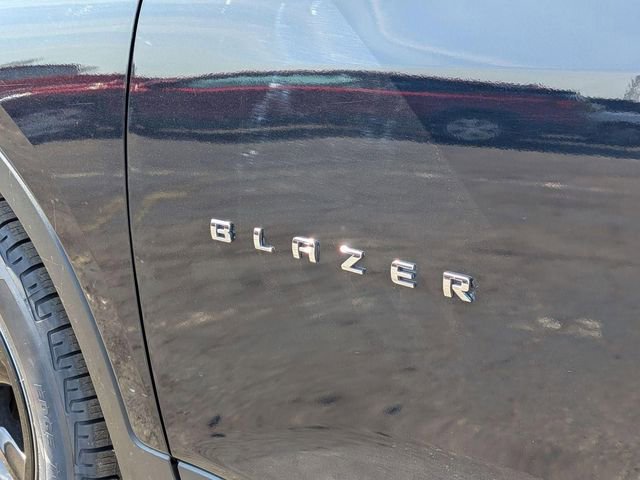 Used 2025 Nissan Rogue SV image 16