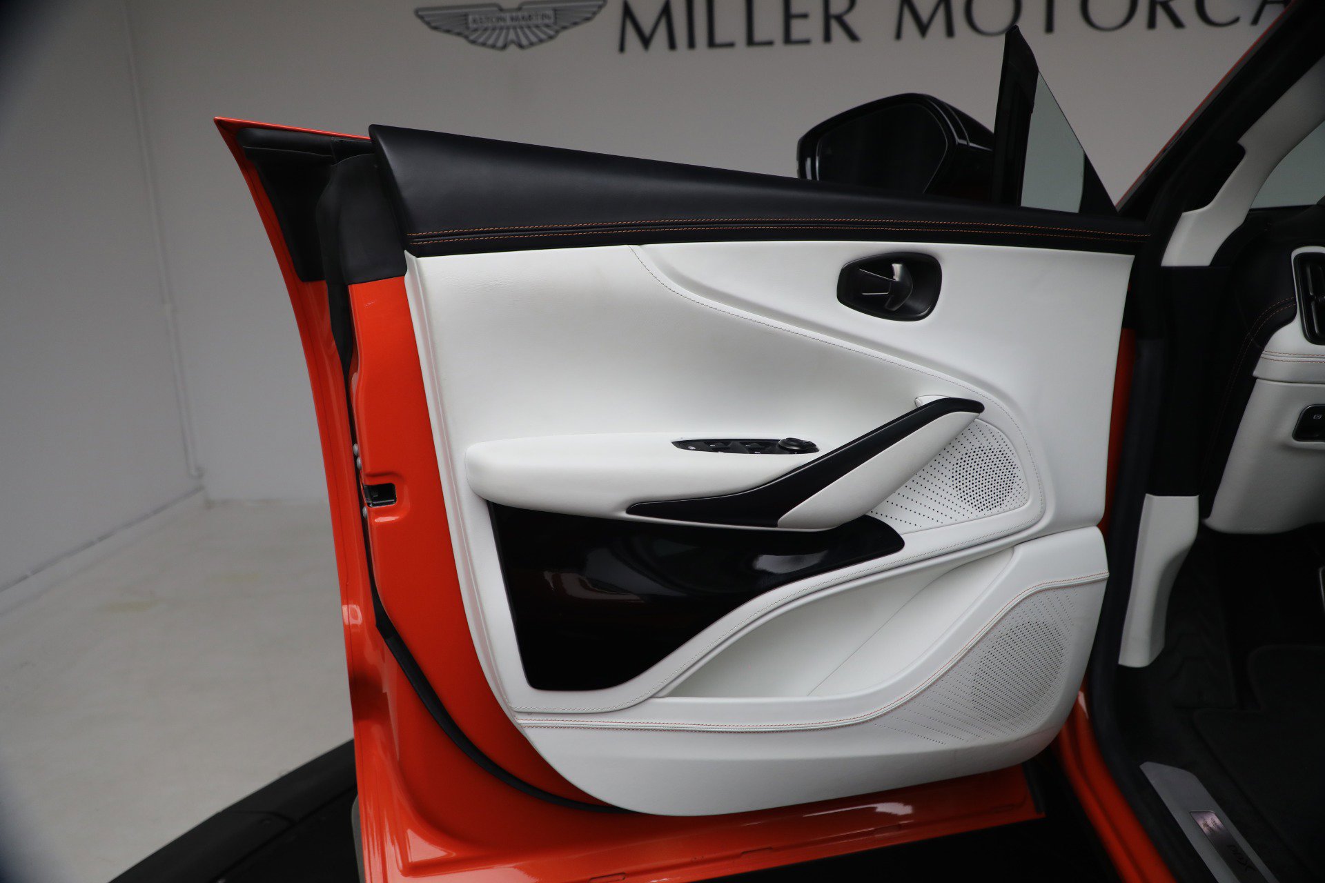 Used 2024 Aston Martin DBX 707 image 13