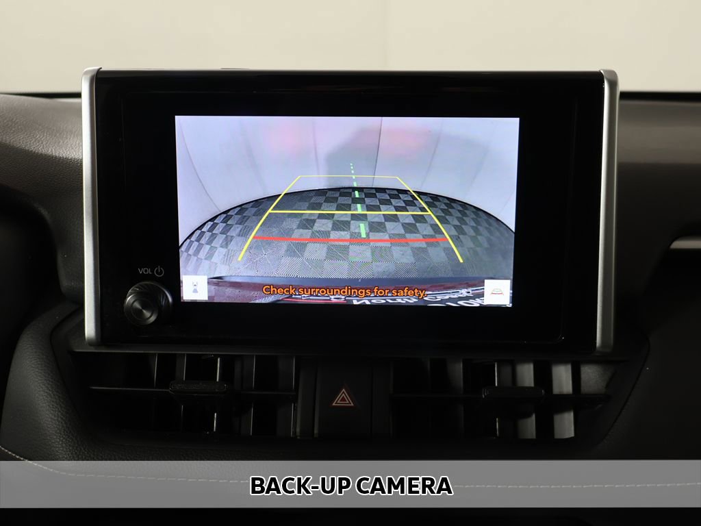 Used 2024 Toyota RAV4 LE image 4