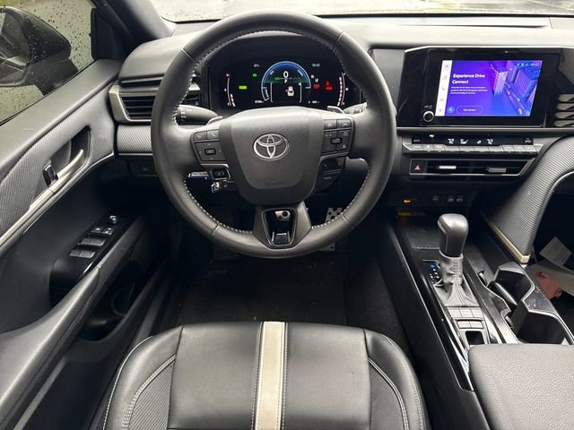 Used 2025 Toyota Camry SE w/ Convenience Package FWD image 19