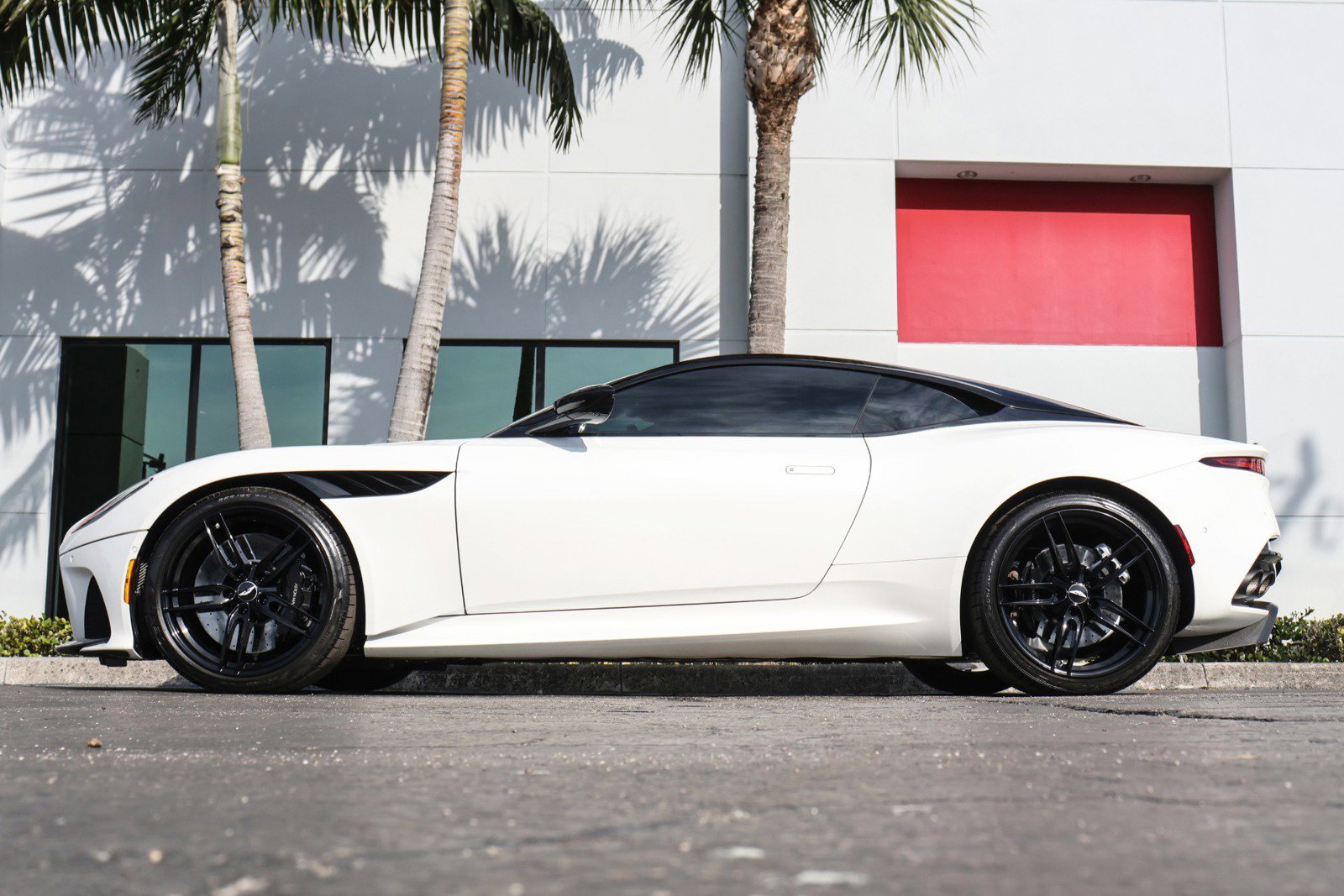 Used 2019 Aston Martin DBS Superleggera RWD image 25