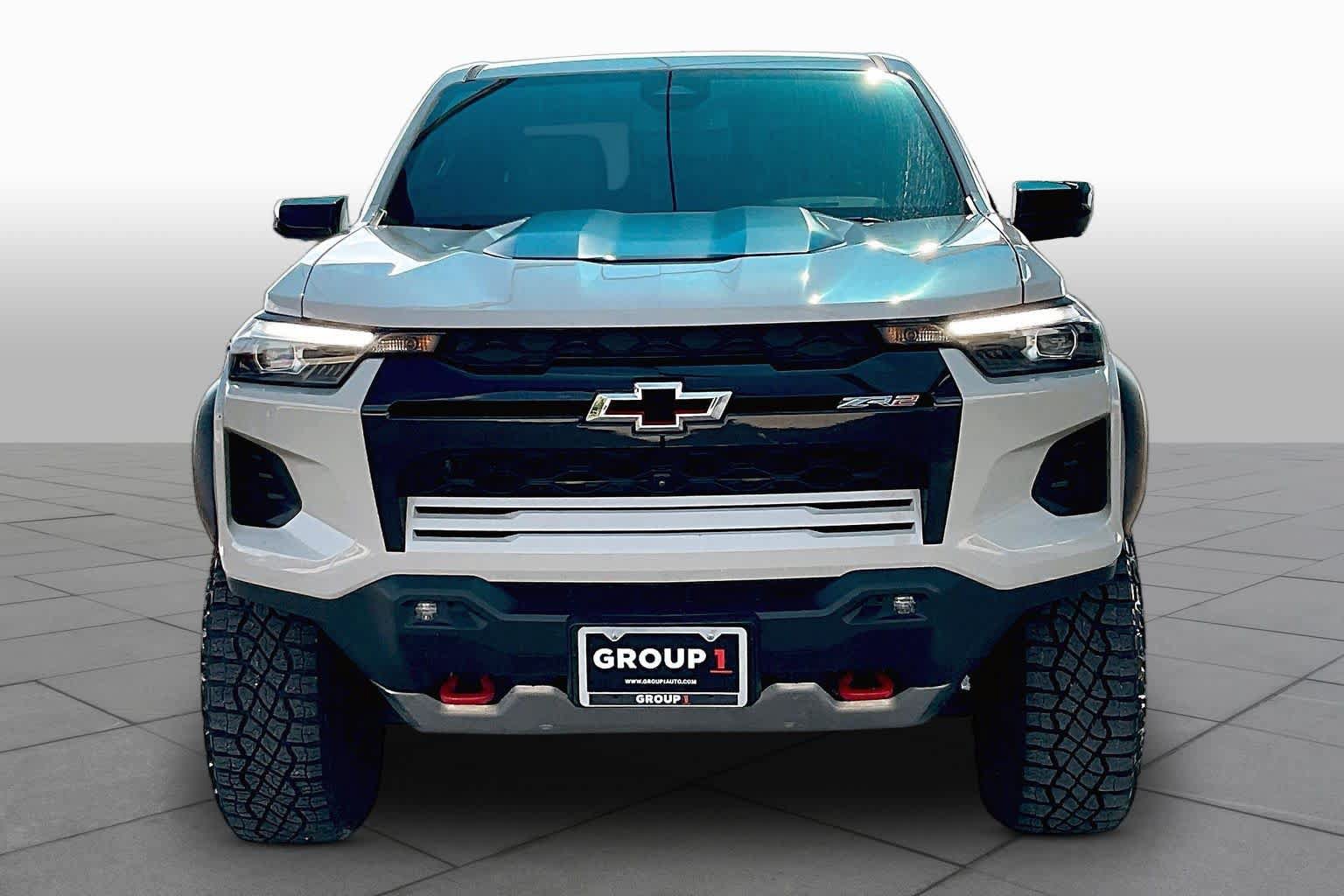 Used 2026 Chevrolet Colorado ZR2 w/ Technology Package AWD/4WD image 4