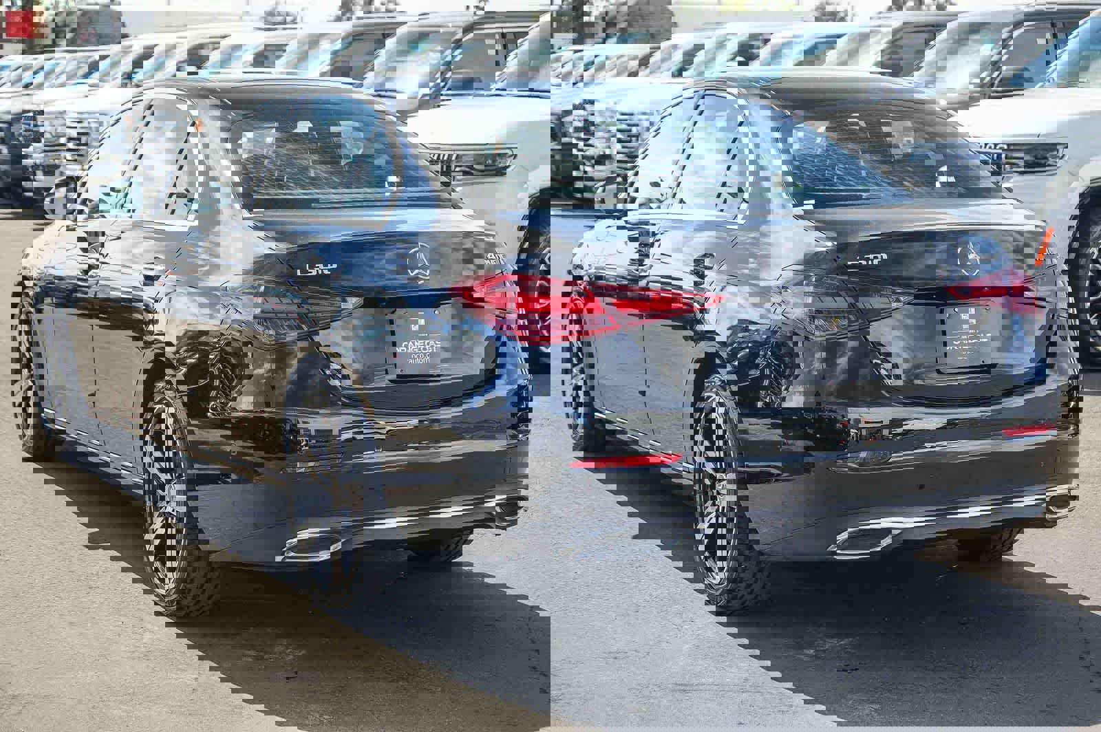 Used 2025 Mercedes-Benz C 300 4MATIC Sedan image 6