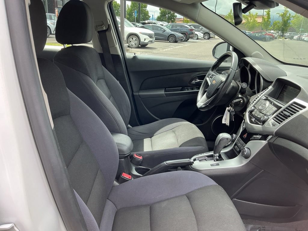 Used 2014 Chevrolet Cruze Eco w/ Enhanced Safety Package FWD image 16