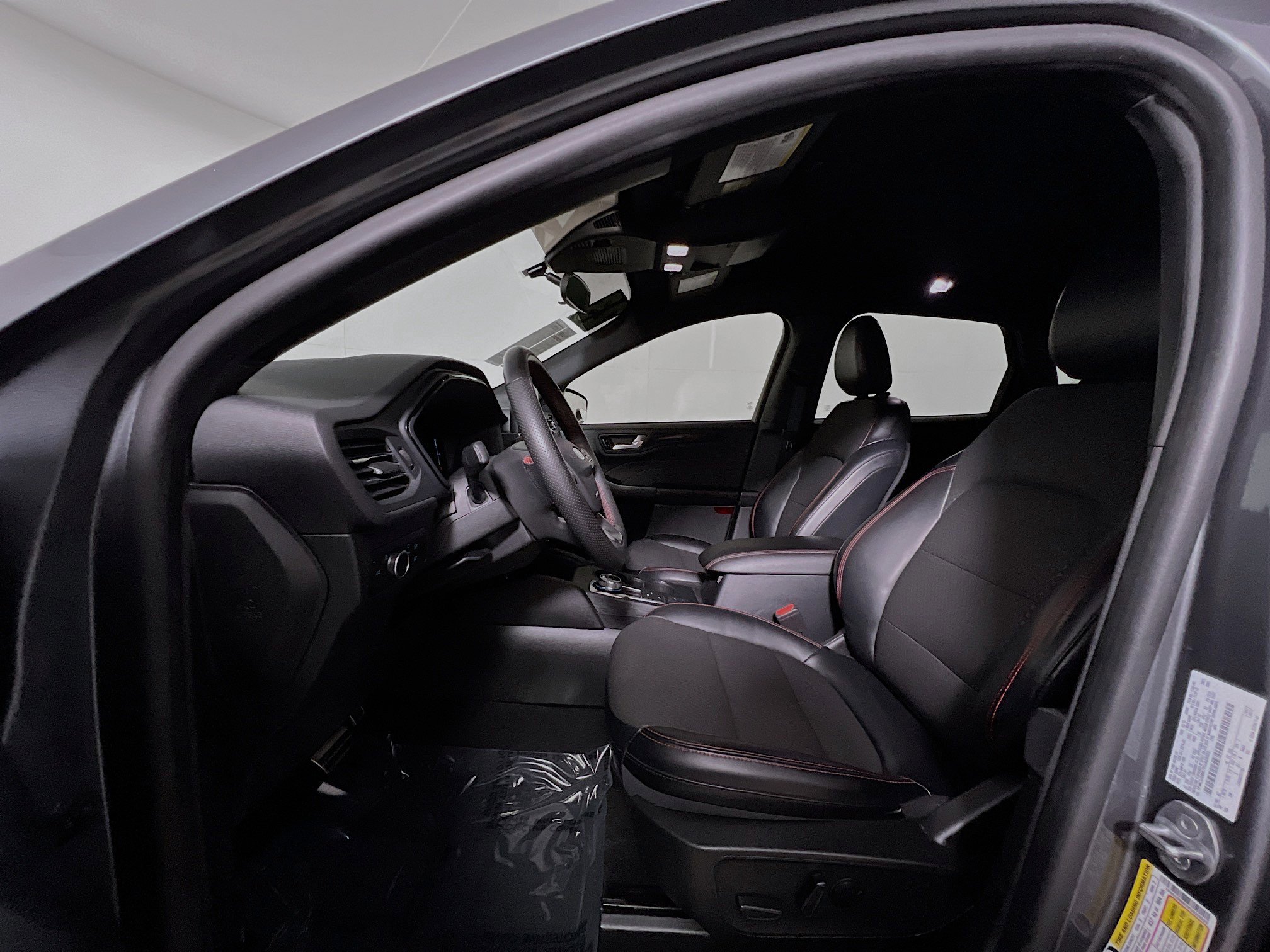 Used 2023 Ford Escape ST-Line image 15