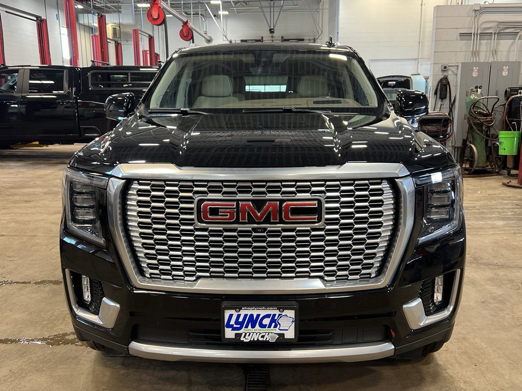 Used 2021 GMC Yukon XL Denali w/ Denali Premium Package image 8