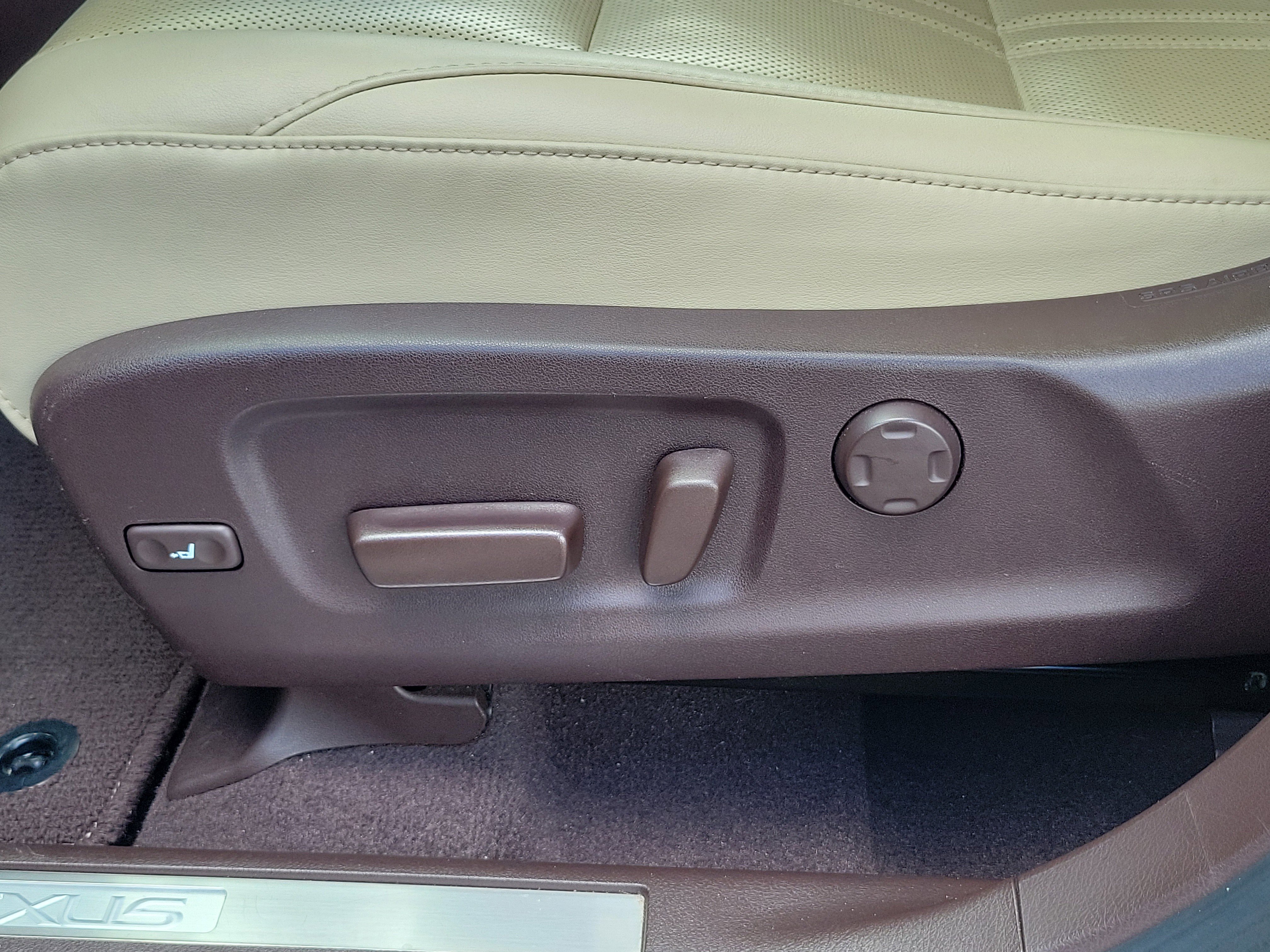 Used 2020 Lexus RX 350L Luxury w/ Accessory Package image 23