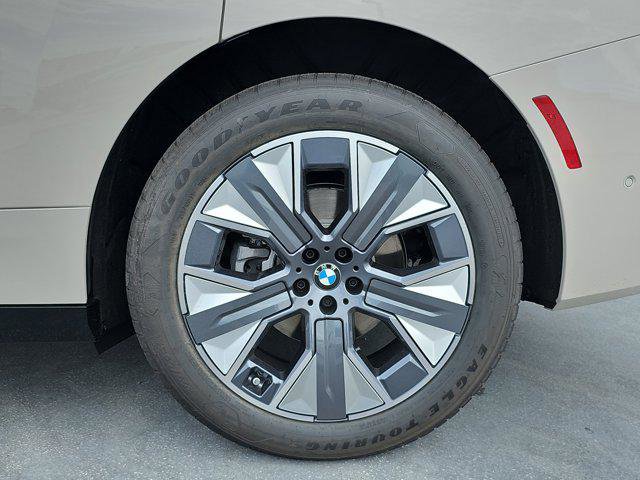 New 2026 BMW iX xDrive60 w/ Premium Package image 33