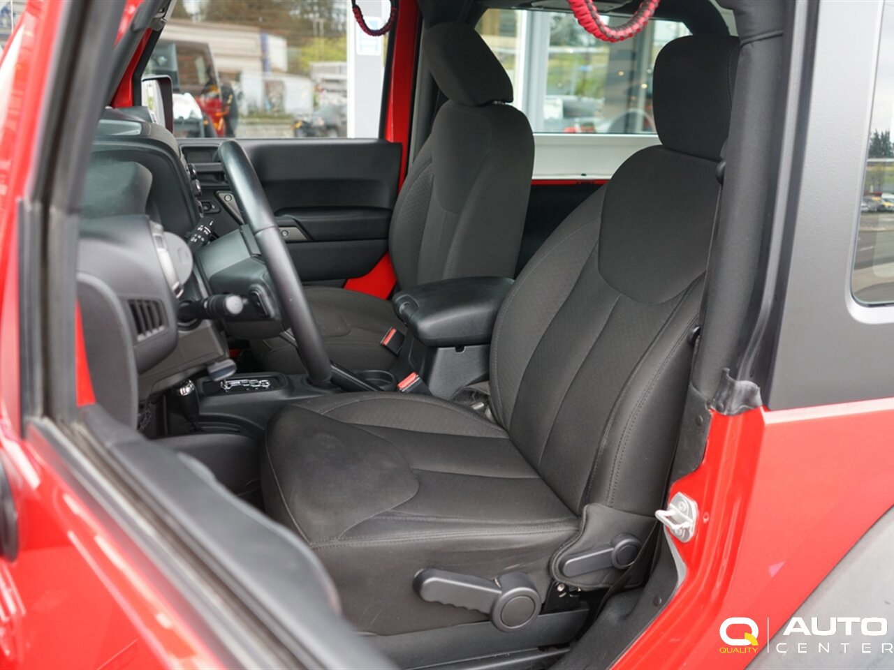 Used 2018 Jeep Wrangler Sport AWD/4WD image 13