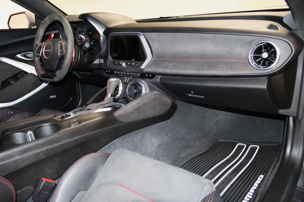 Used 2022 Chevrolet Camaro ZL1 RWD image 61