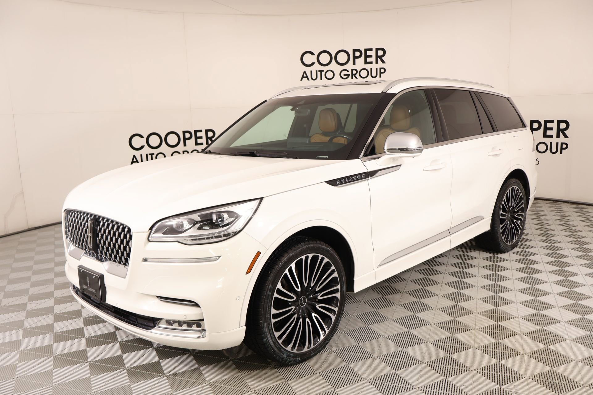Used 2020 Lincoln Aviator Black Label w/ Dynamic Handling Package image 11