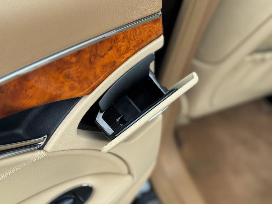 Used 2009 Mercedes-Benz E 350 4MATIC Sedan image 32