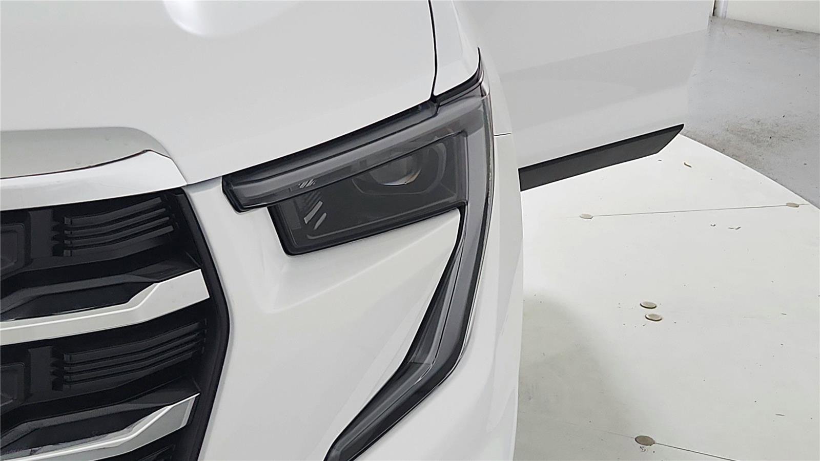 New 2025 GMC Acadia Elevation image 31