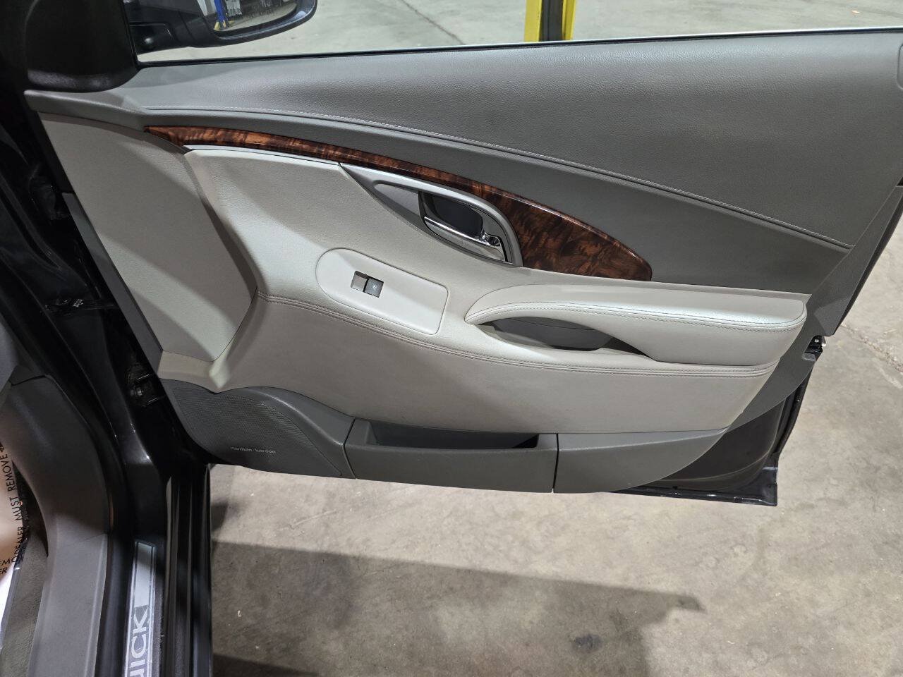 Used 2013 Buick LaCrosse Premium FWD image 31