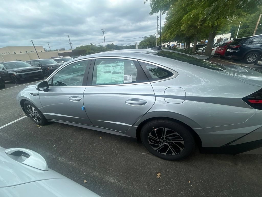 New 2026 Hyundai Sonata Blue FWD image 2