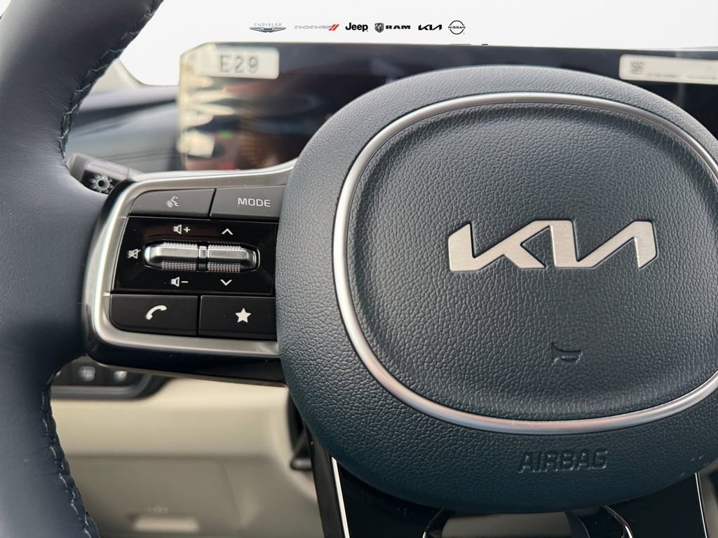 New 2026 Kia Carnival EX FWD image 25