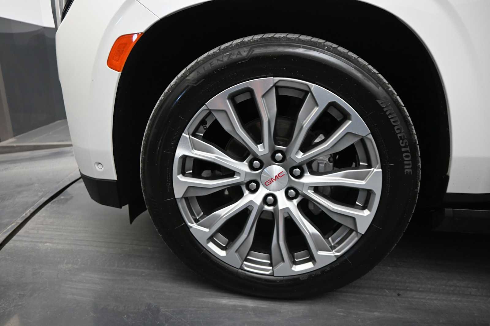 Used 2023 GMC Yukon Denali w/ Denali Reserve Package AWD/4WD image 10