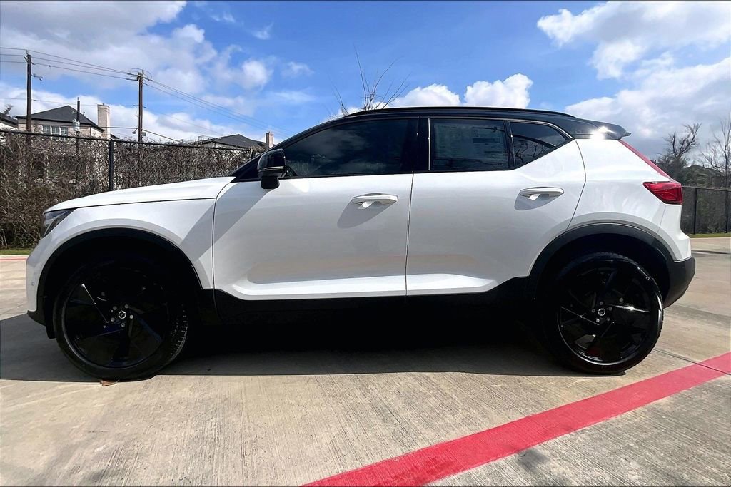 New 2026 Volvo XC40 B5 Ultra w/ Protection Package Premier AWD/4WD image 13