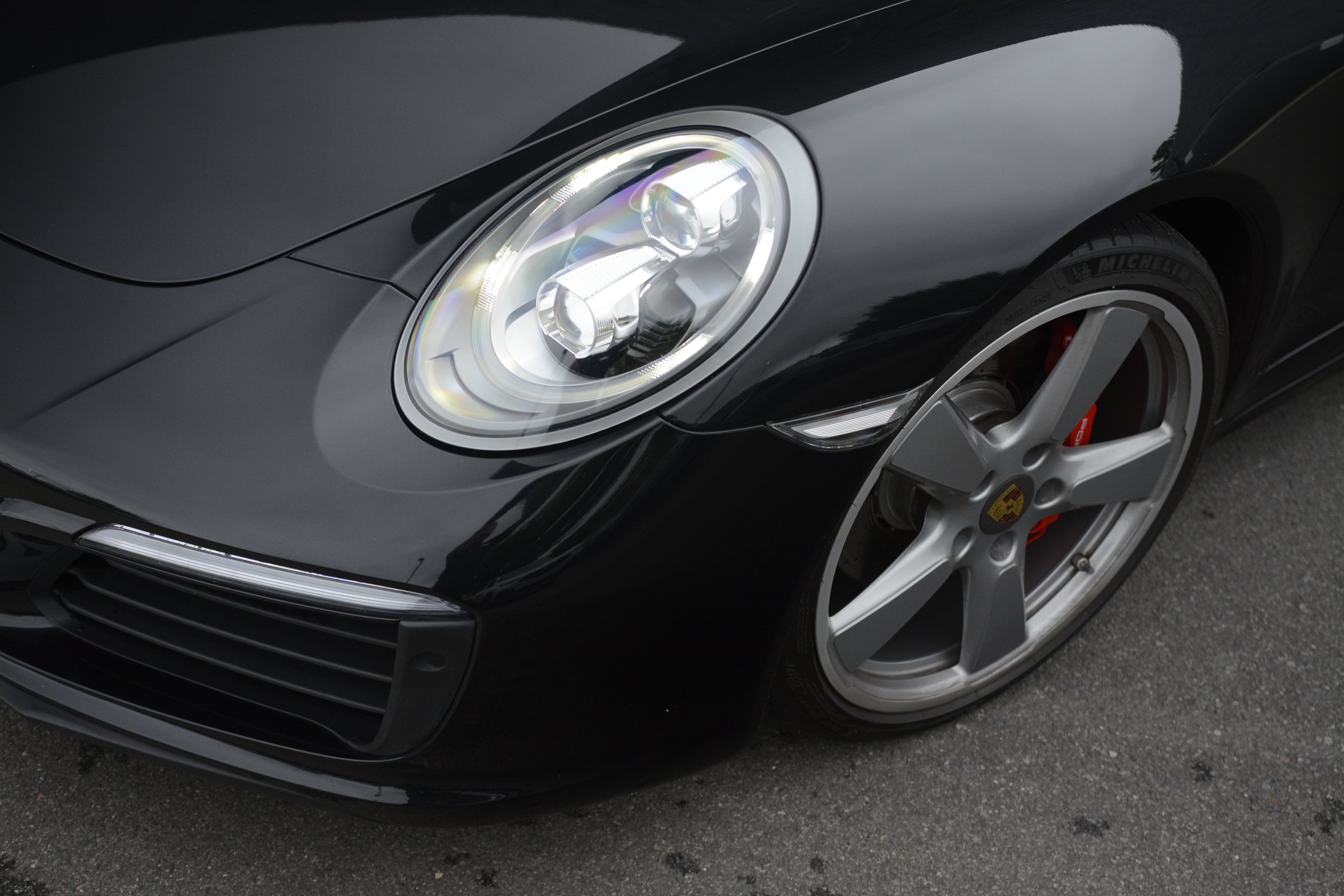 Certified 2018 Porsche 911 Carrera 4S AWD/4WD image 29