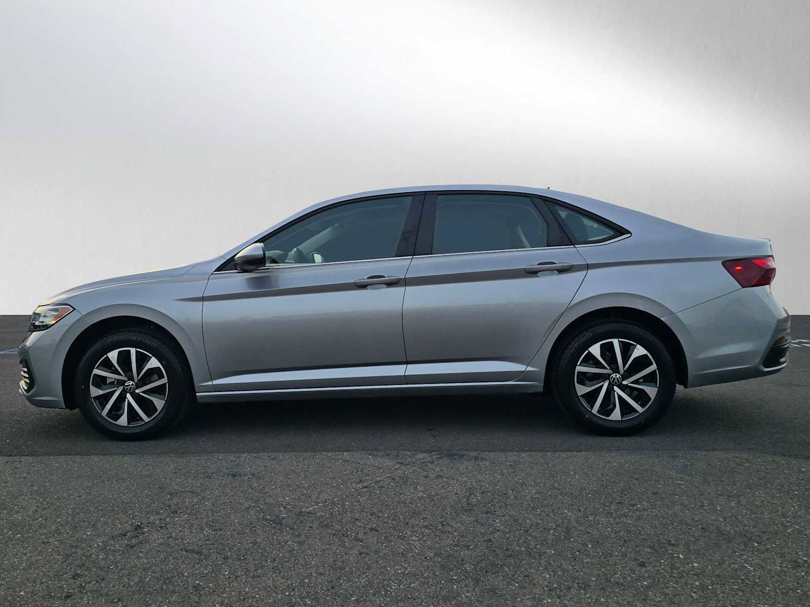 Used 2024 Volkswagen Jetta S image 6