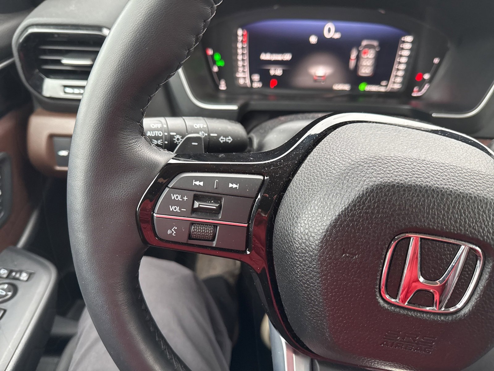 Used 2023 Honda Pilot Elite image 19