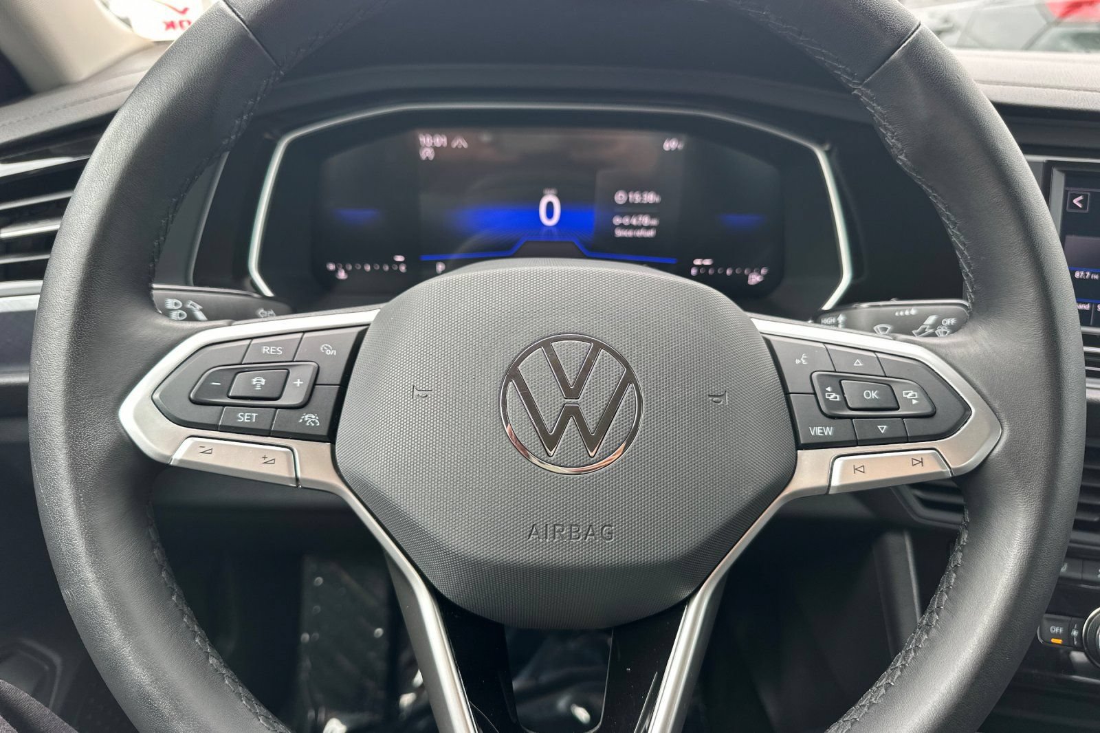 Used 2024 Volkswagen Jetta SE FWD image 24