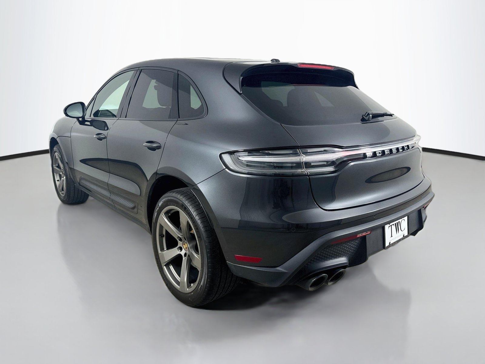Certified 2022 Porsche Macan AWD/4WD image 7