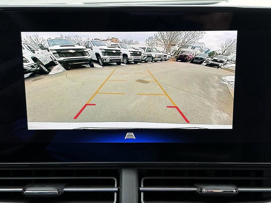 Used 2025 Chevrolet Trax LT w/ Driver Confidence Package image 23