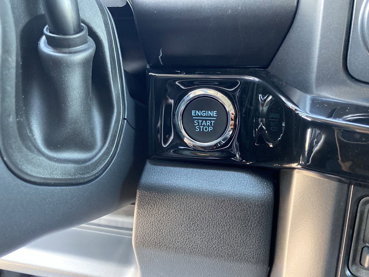 New 2026 Ford F250 Lariat w/ Black Appearance Package image 33