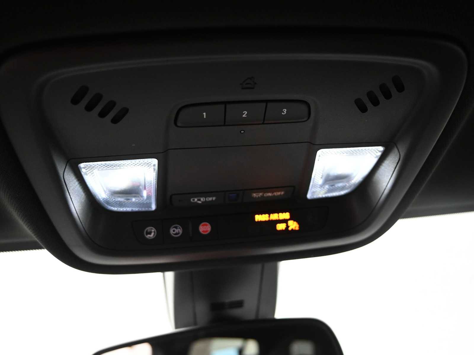 Used 2022 Chevrolet Traverse LT w/ Midnight/Sport Edition image 19