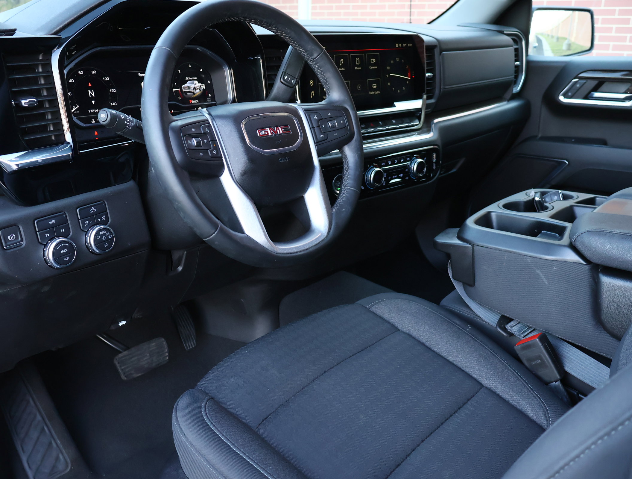 Used 2024 GMC Sierra 1500 Elevation image 3
