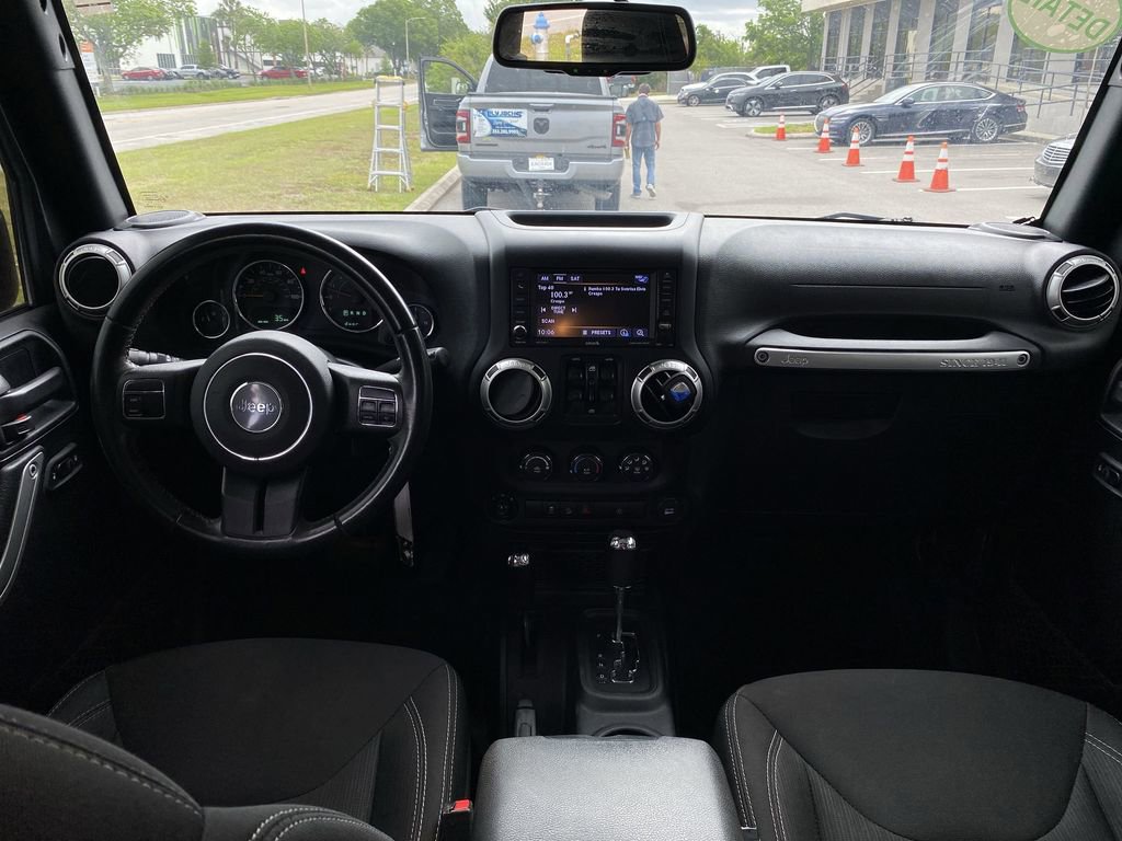 Used 2018 Jeep Wrangler Unlimited Sahara AWD/4WD image 2