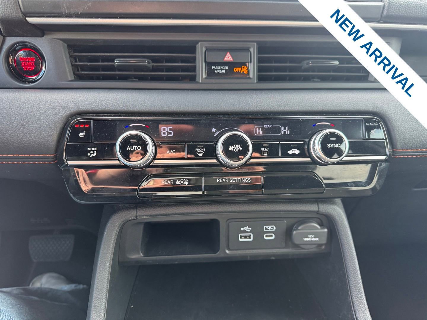 Used 2025 Honda Pilot Sport image 26