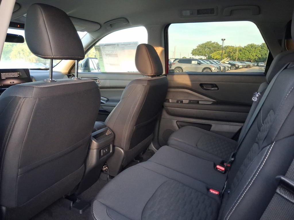 New 2026 Nissan Pathfinder SV w/ Cargo Package FWD image 5
