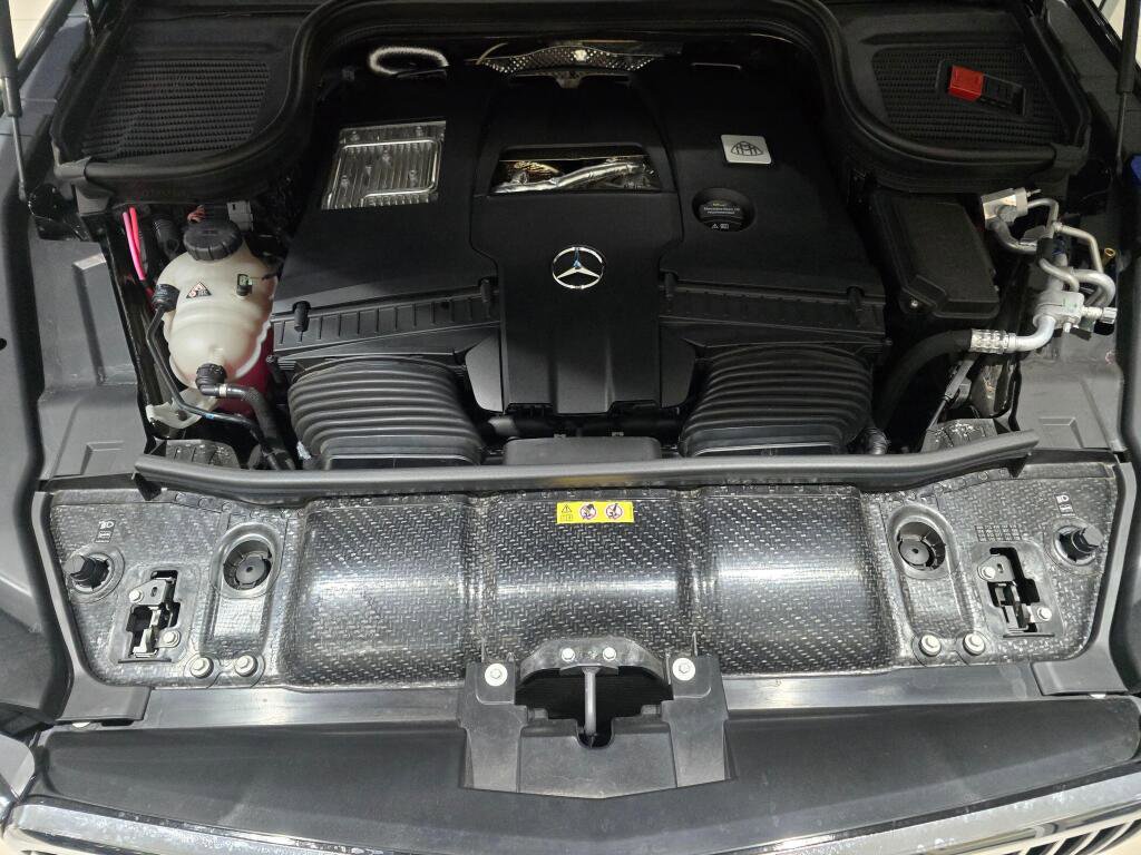 Used 2025 Mercedes-Benz Maybach GLS 600 4MATIC image 16