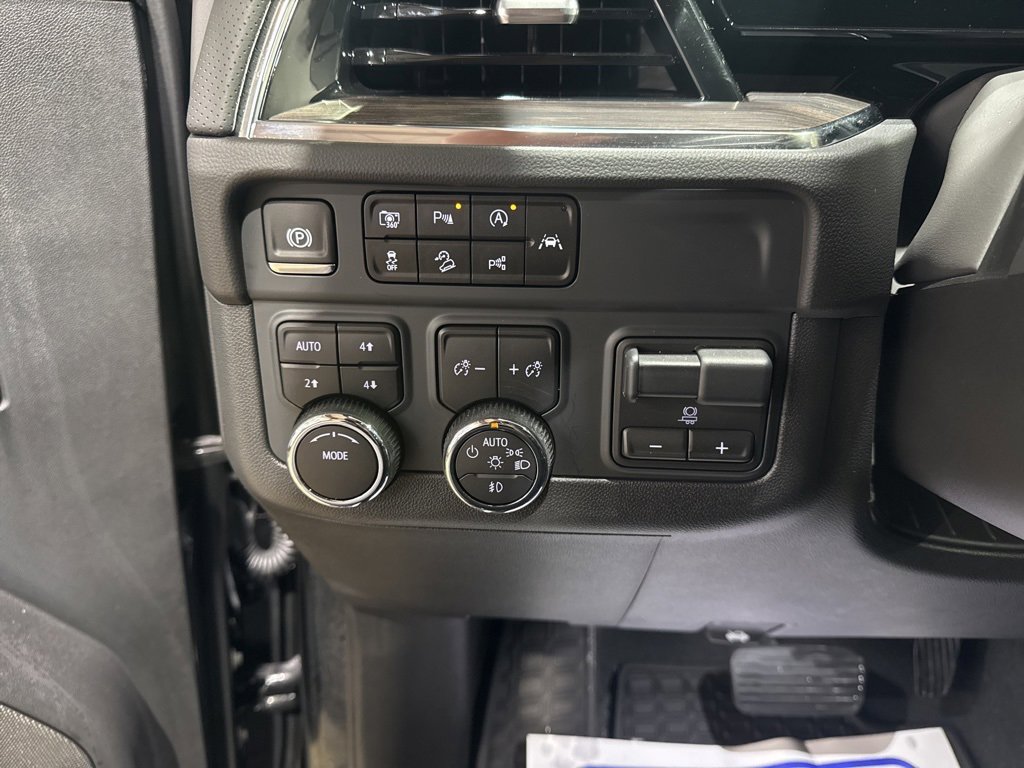 Used 2025 Chevrolet Tahoe Premier w/ Sun And Tow Package image 22