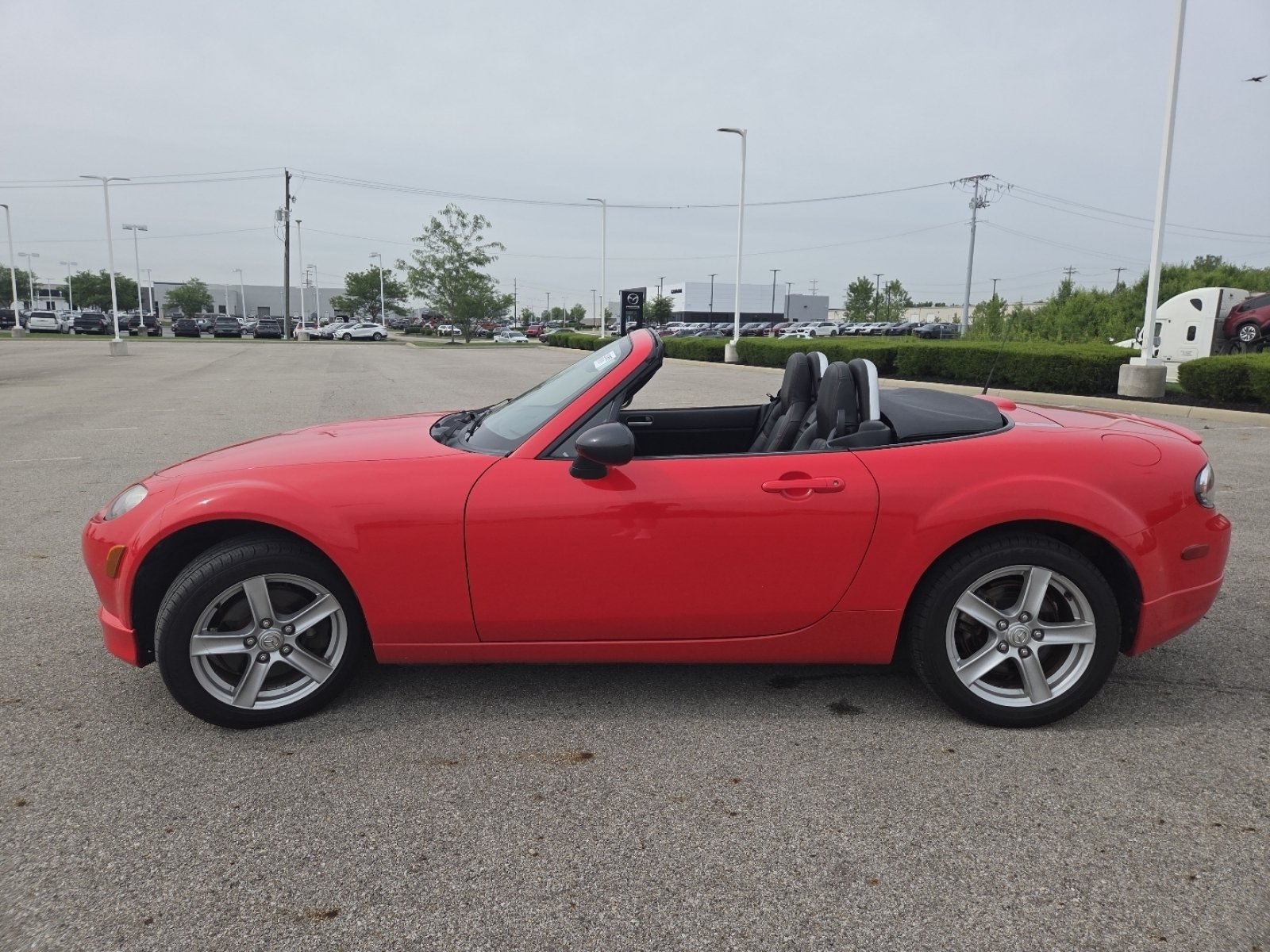 Used 2007 MAZDA MX-5 Miata Touring w/ Appearance Pkg RWD image 11