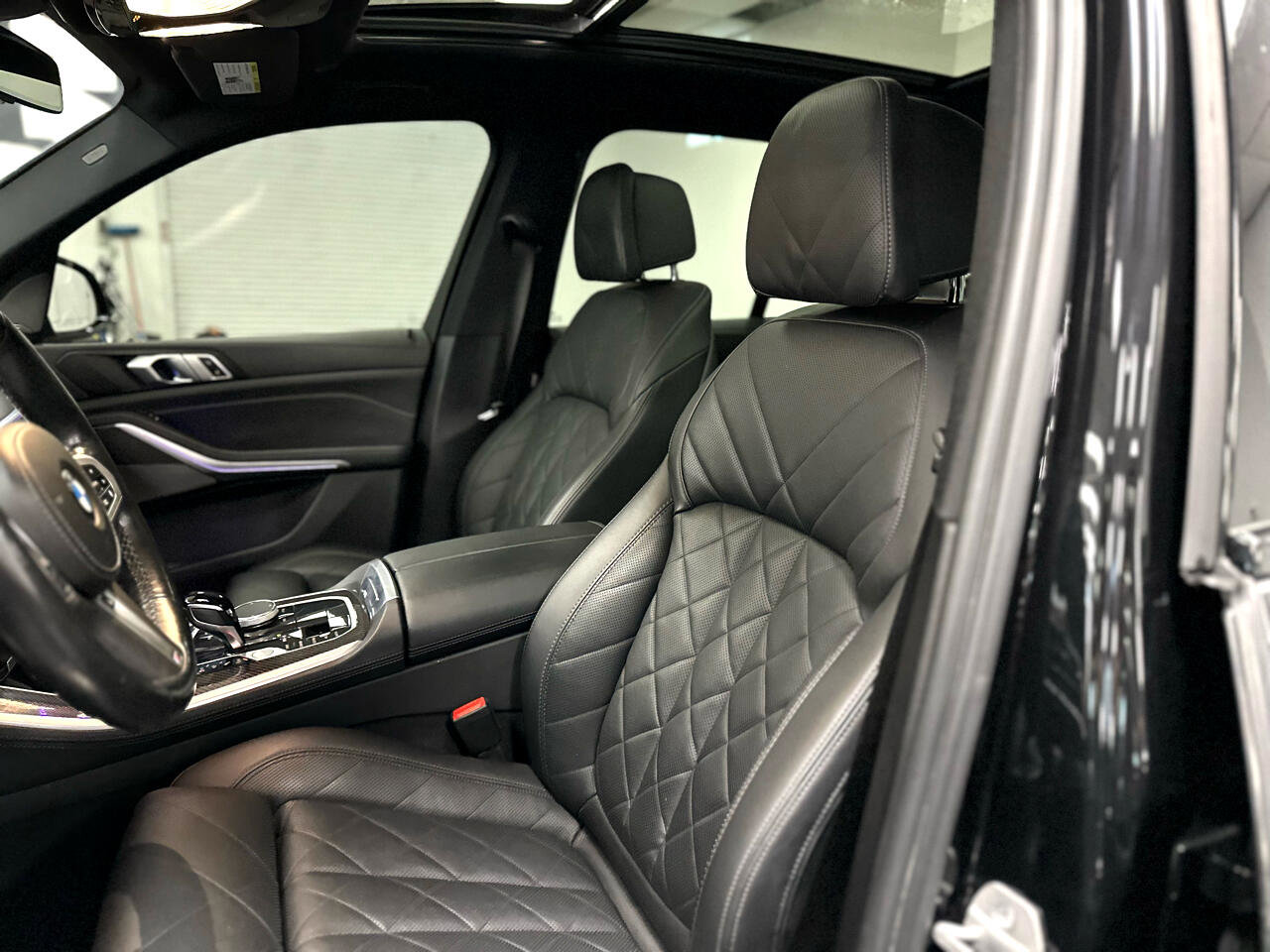 Used 2023 BMW X5 M50i w/ Climate Comfort Package image 17