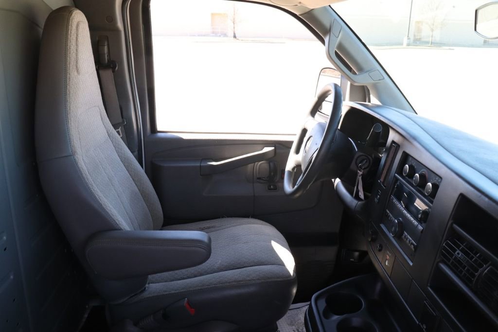Used 2017 GMC Savana 2500 image 10