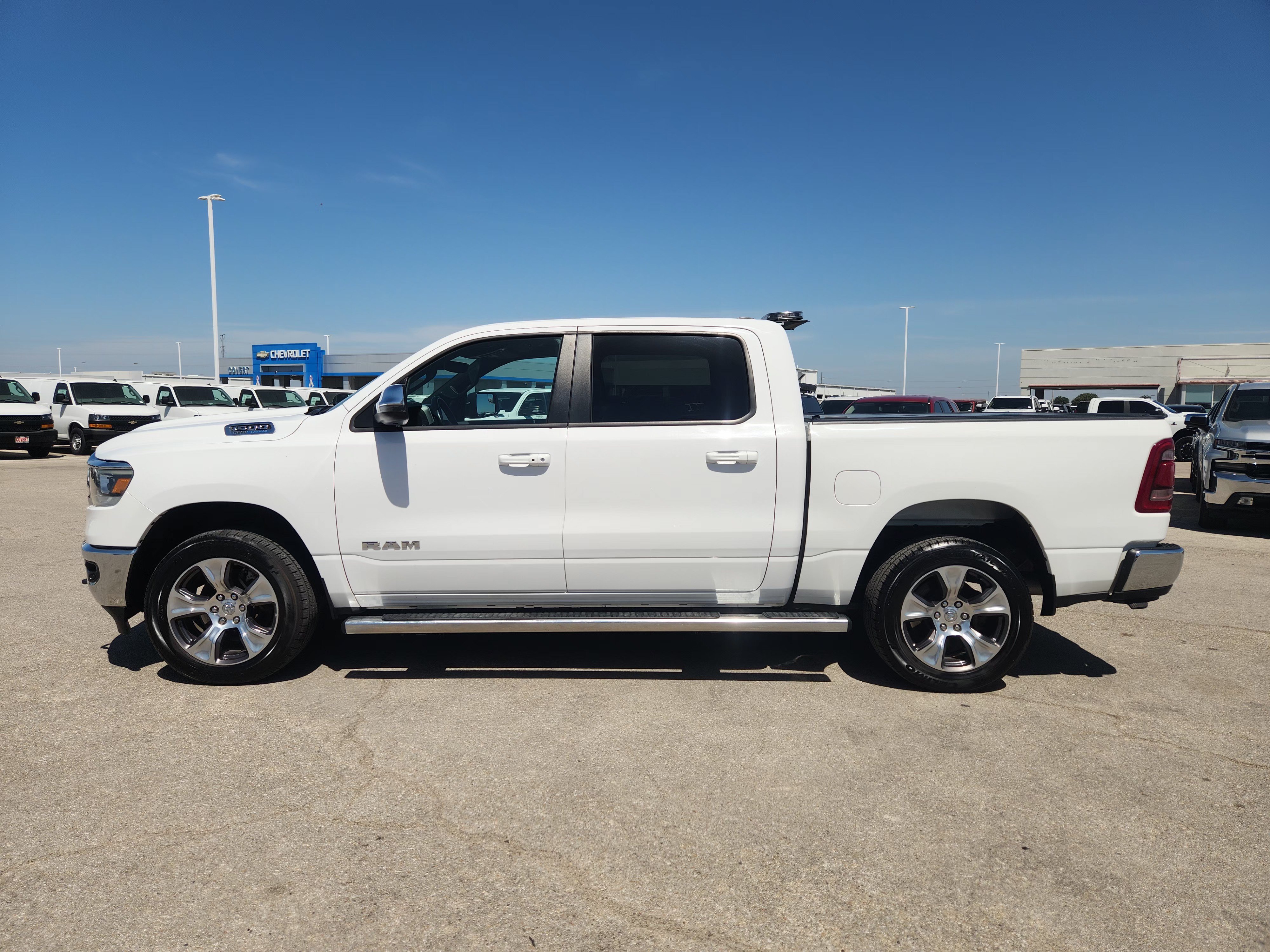 Used 2023 RAM 1500 Laramie AWD/4WD image 4
