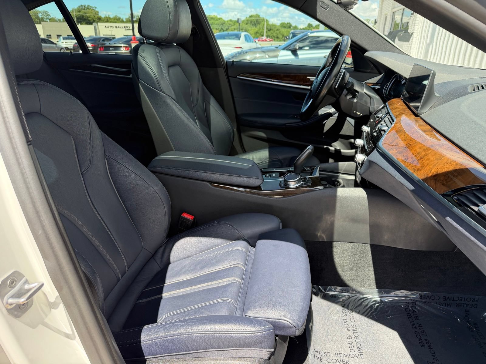 Used 2017 BMW 530i w/ Driving Assistance Package RWD image 24
