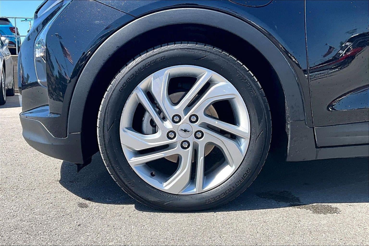 Used 2022 Chevrolet Bolt LT FWD image 9