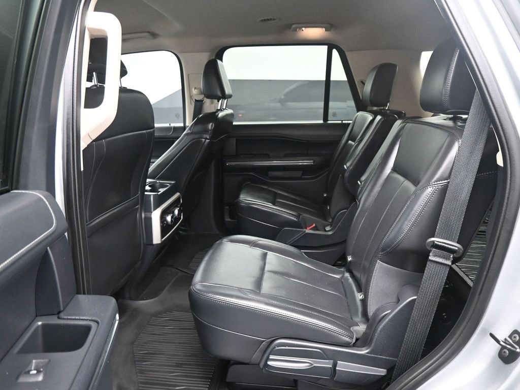 Used 2022 Ford Expedition XLT image 11
