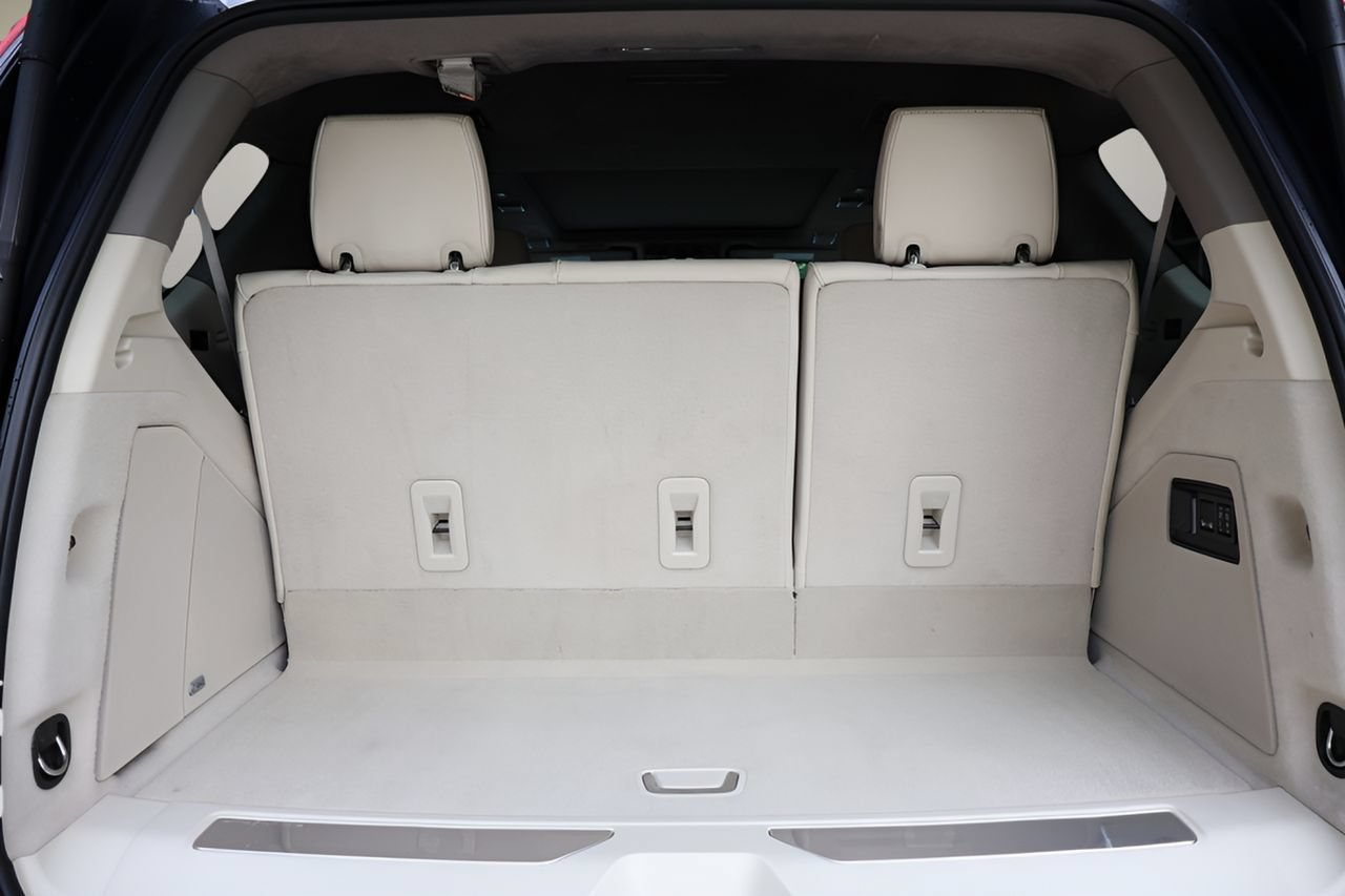 Certified 2025 Cadillac Escalade Sport Platinum AWD/4WD image 19